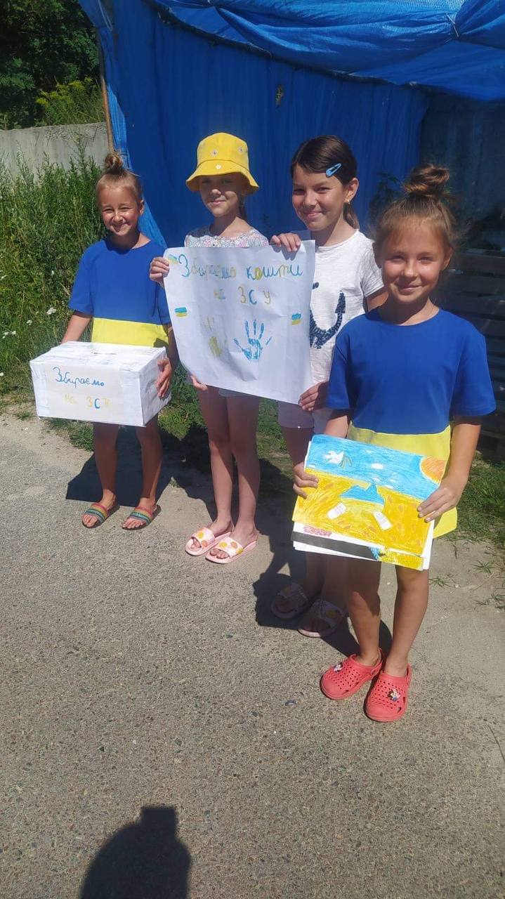 Ми маленькі волонтери! На Львівщині діти організували власний штаб для допомоги ЗСУ