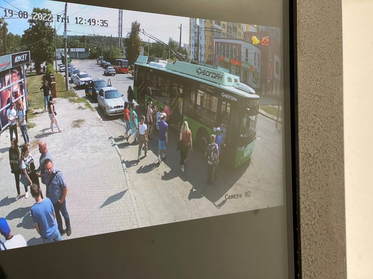 В Харькове установили первую безопасную автобусную остановку: как она выглядит