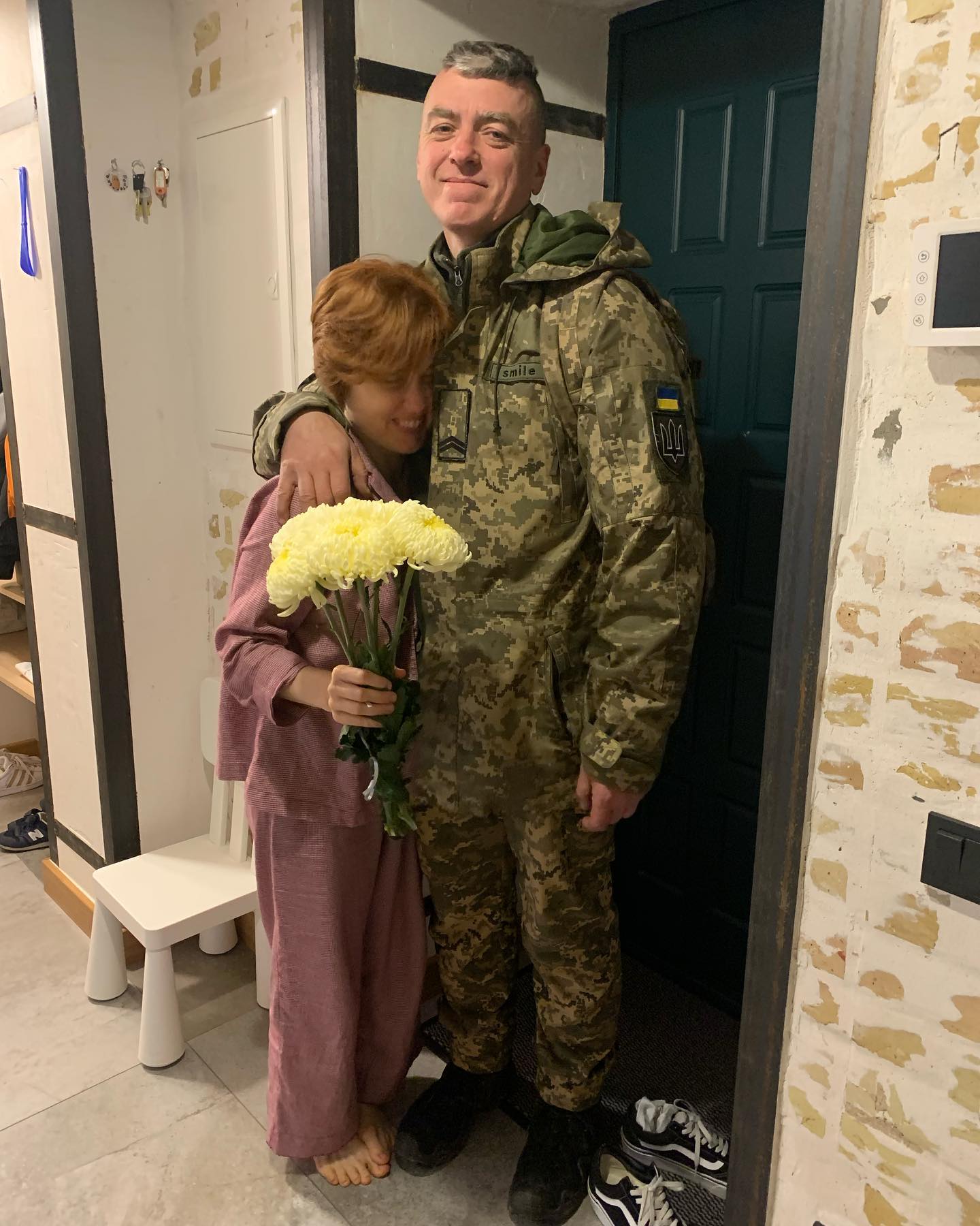 Муж известной украинской художницы получил ранение на фронте: детали