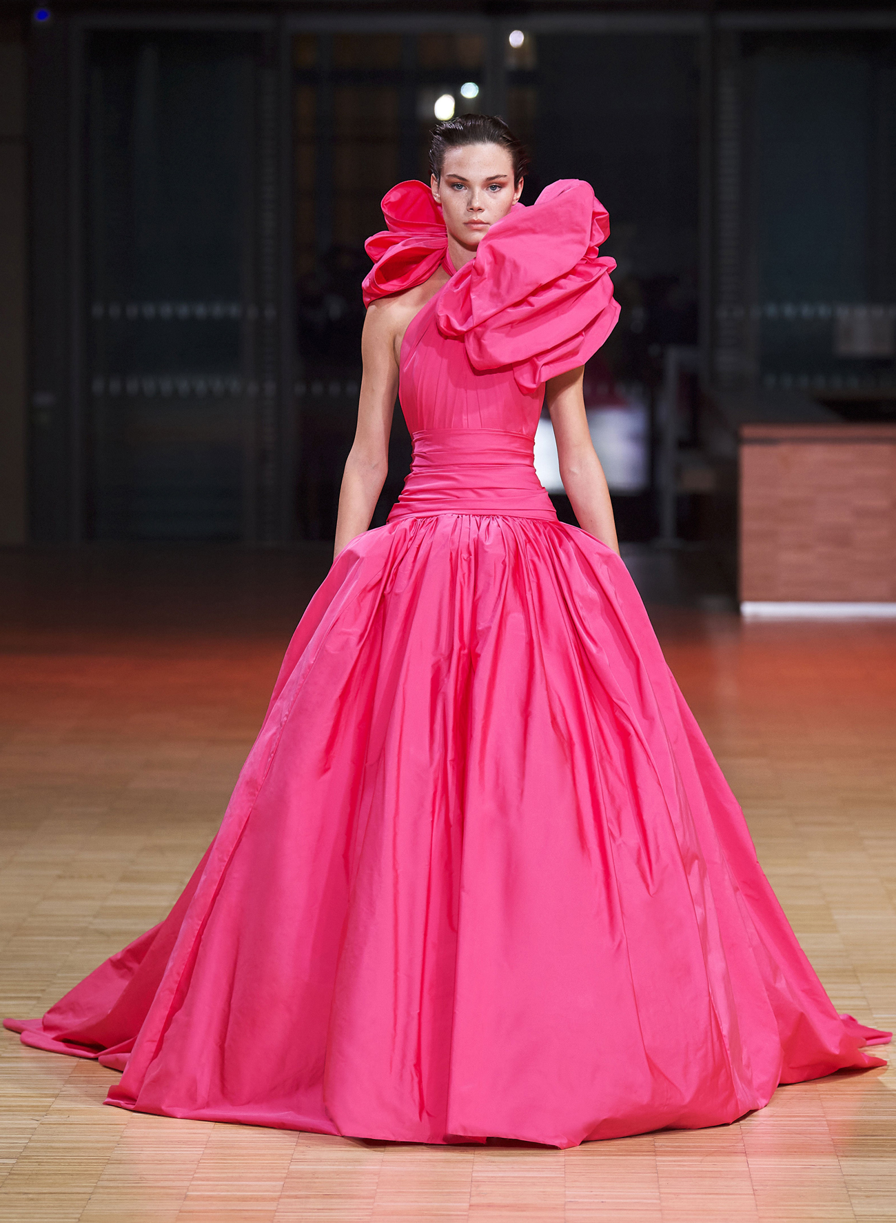 Неземна розкіш: 10 суконь з колекції Elie Saab Couture, від яких захоплює дух