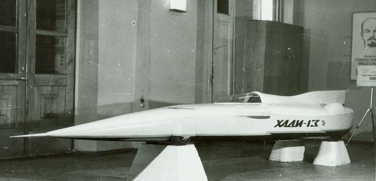 С двигателями от истребителей и вертолетов: подборка уникальных гоночных авто из Харькова