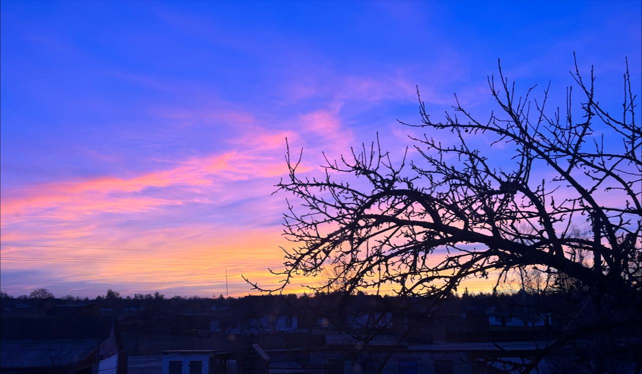 У новорічну ніч над Україною побачили незвичне явище: дивовижні фото
