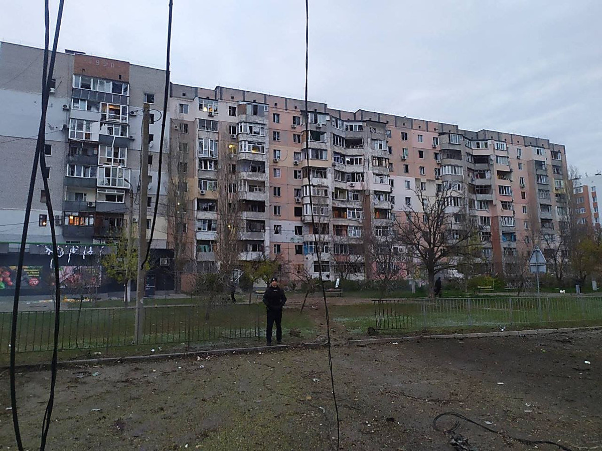 Вранці в Миколаєві прогримів потужний вибух: ракета знищила кафе і пошкодила будинки