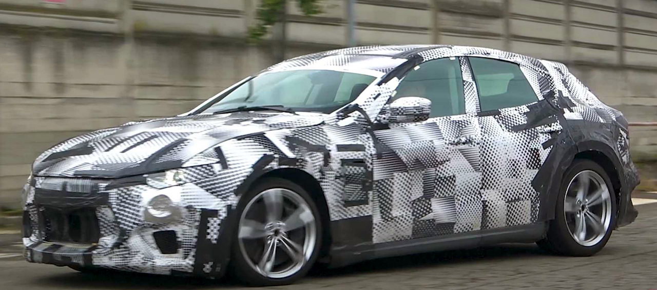 Дебют у 2022 році: перший кросовер Ferrari виїхав на гоночний трек