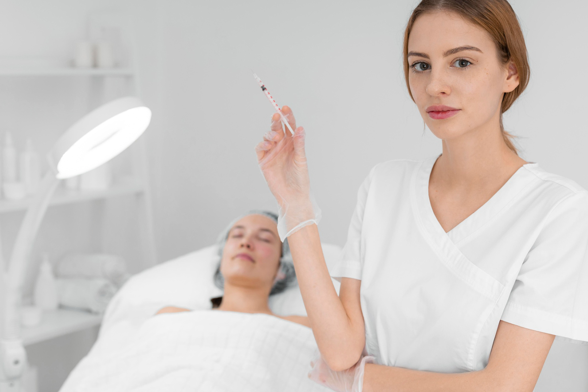 Косметолог рассказала, что такое гиалуроновые усы и как от них избавиться (видео)