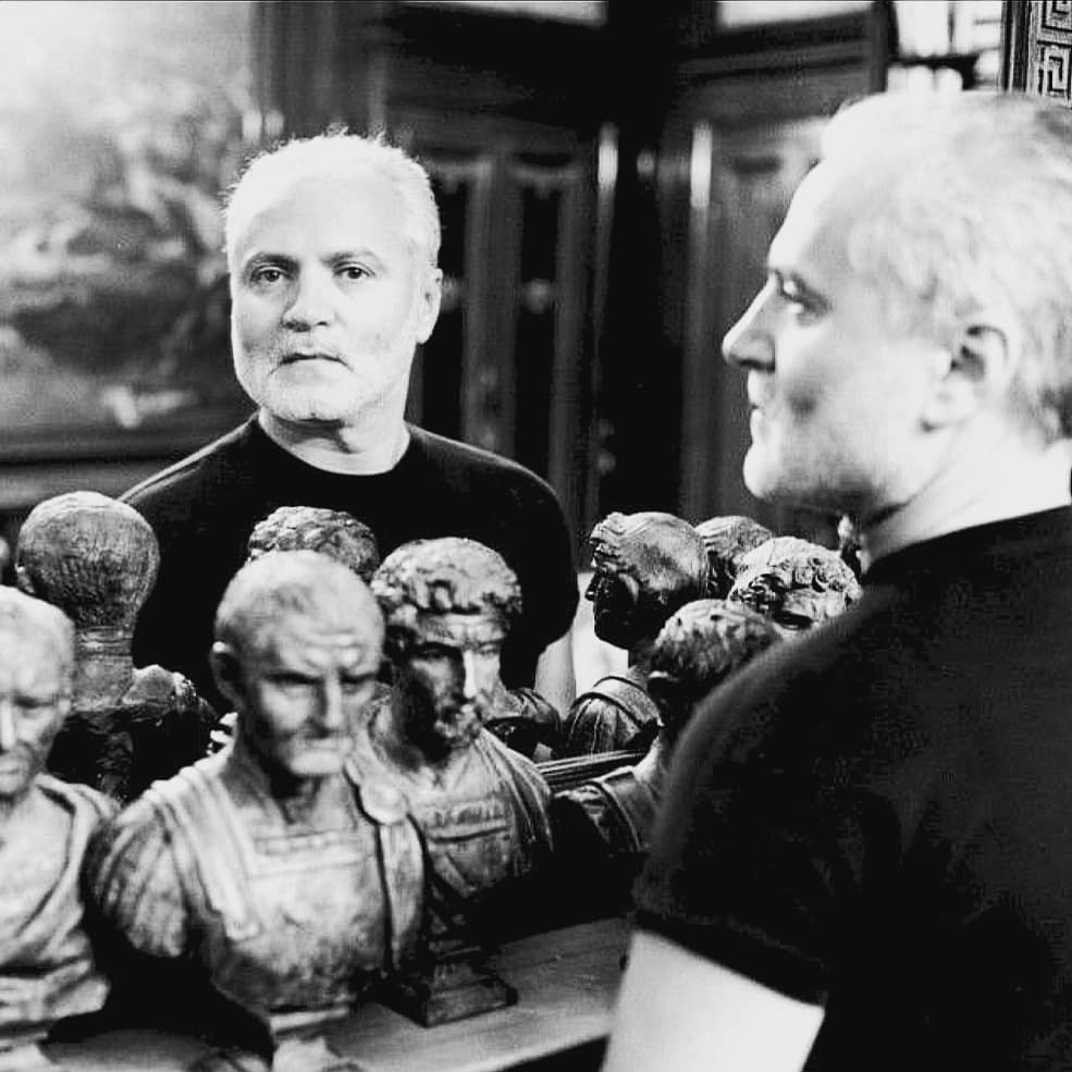 Любовь до гроба. 5 знаменитостей, которые погибли от рук своих фанатов