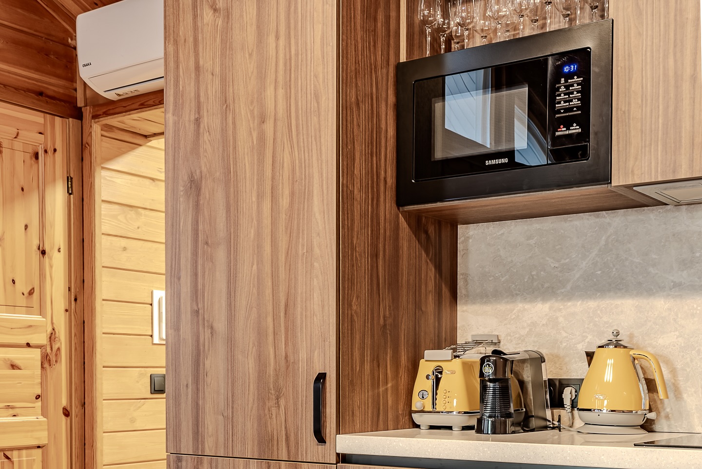 10 заміських будинків і комплексів для відпочинку під Києвом: скільки коштує оренда та як дістатися