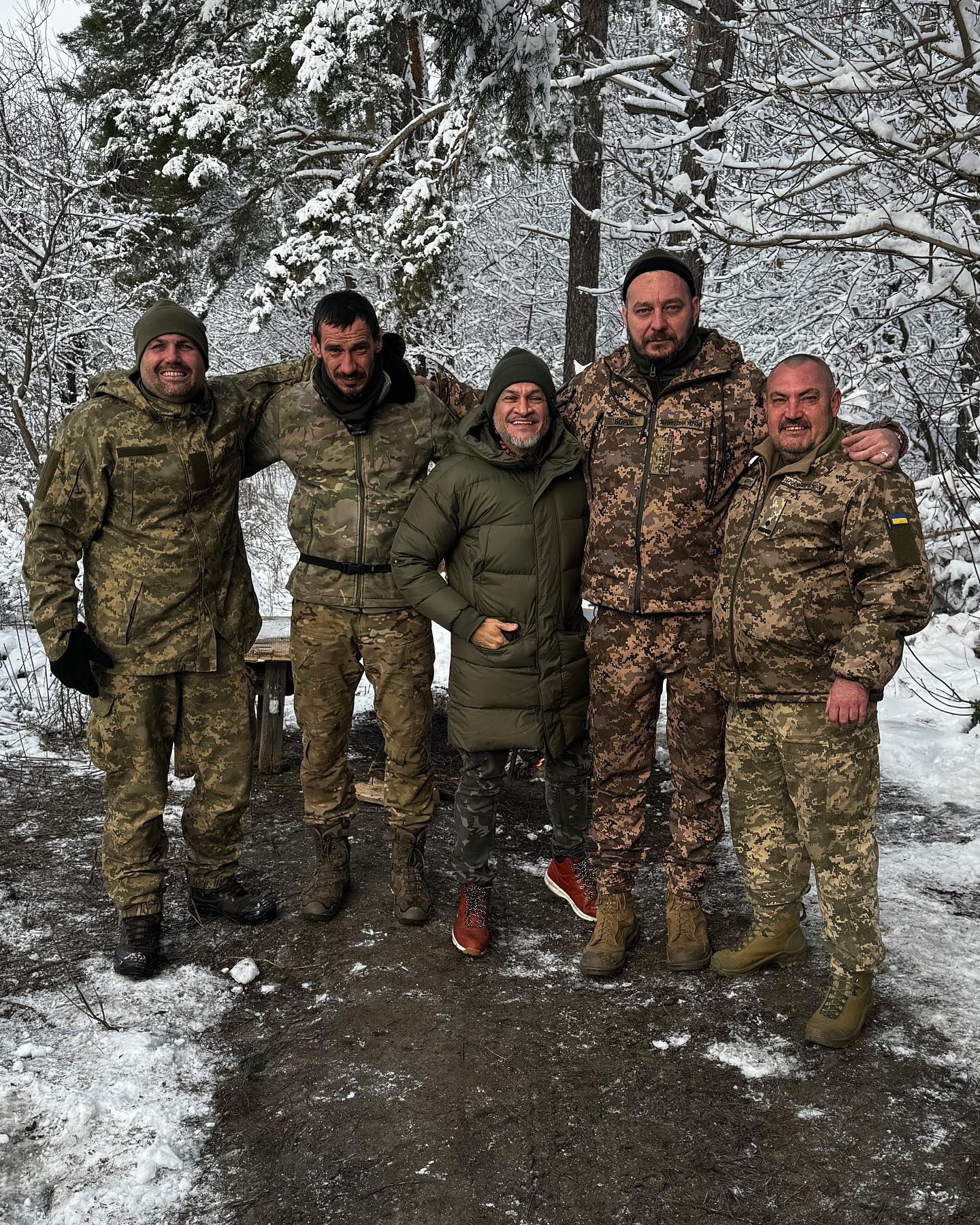 "Я дуже хвилювався". Ектор Хіменес-Браво зустрівся з українськими воїнами на фронті (фото)