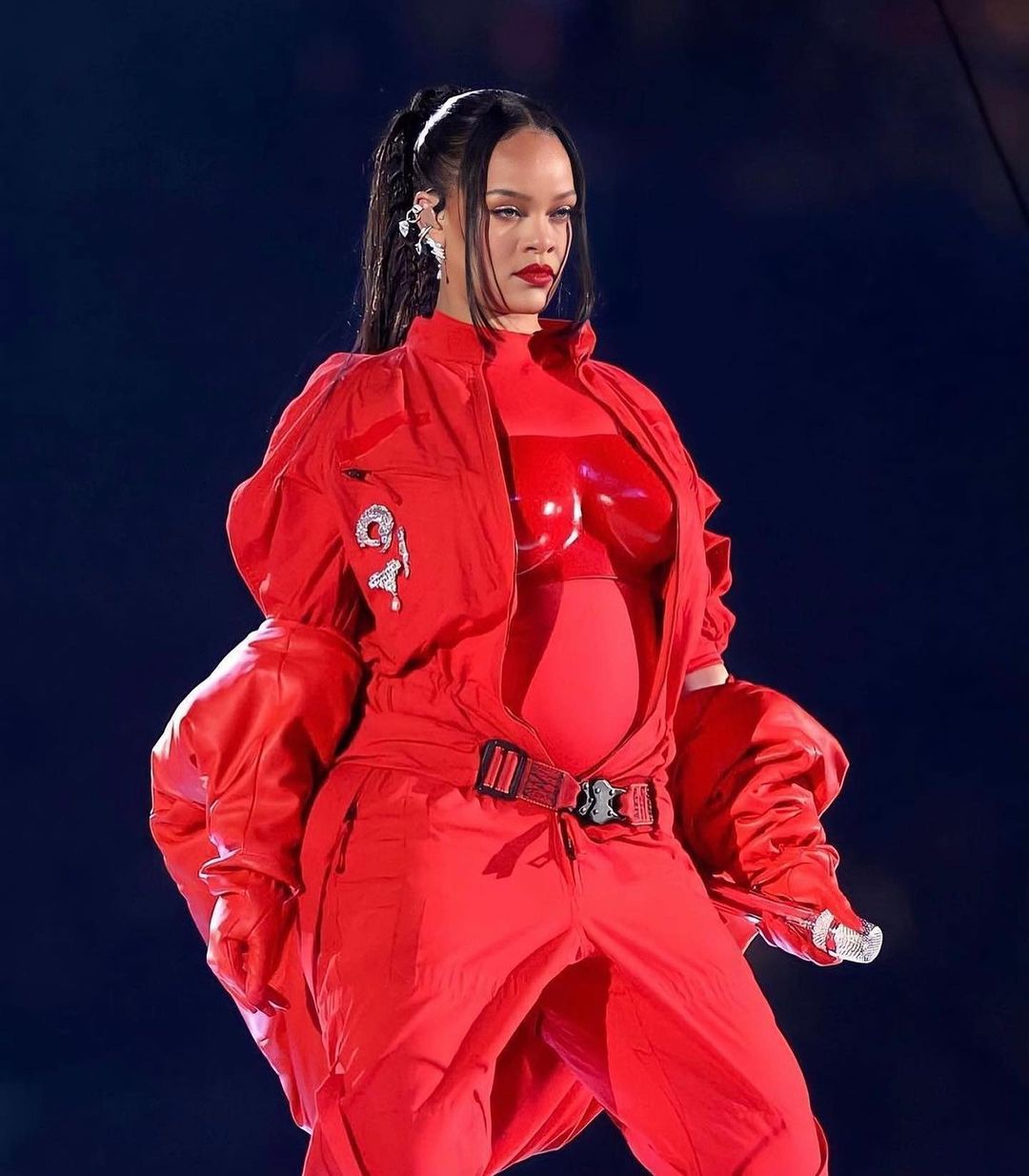 Рианна на Супербоуле 2023 сообщила о беременности: яркое видео