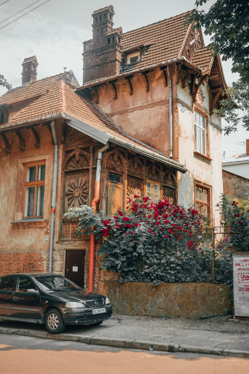 Вілла "Сонечко". Історія вікового дому у Львові, що пережив кілька війн, але не російську ракету