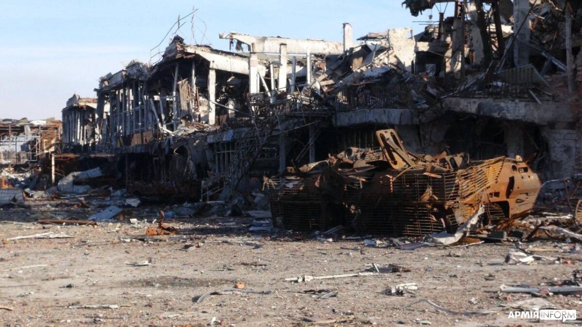 "Двері БМП відчинилися, звідти текла кров моїх побратимів": кіборг пригадав, якою була оборона ДАПу