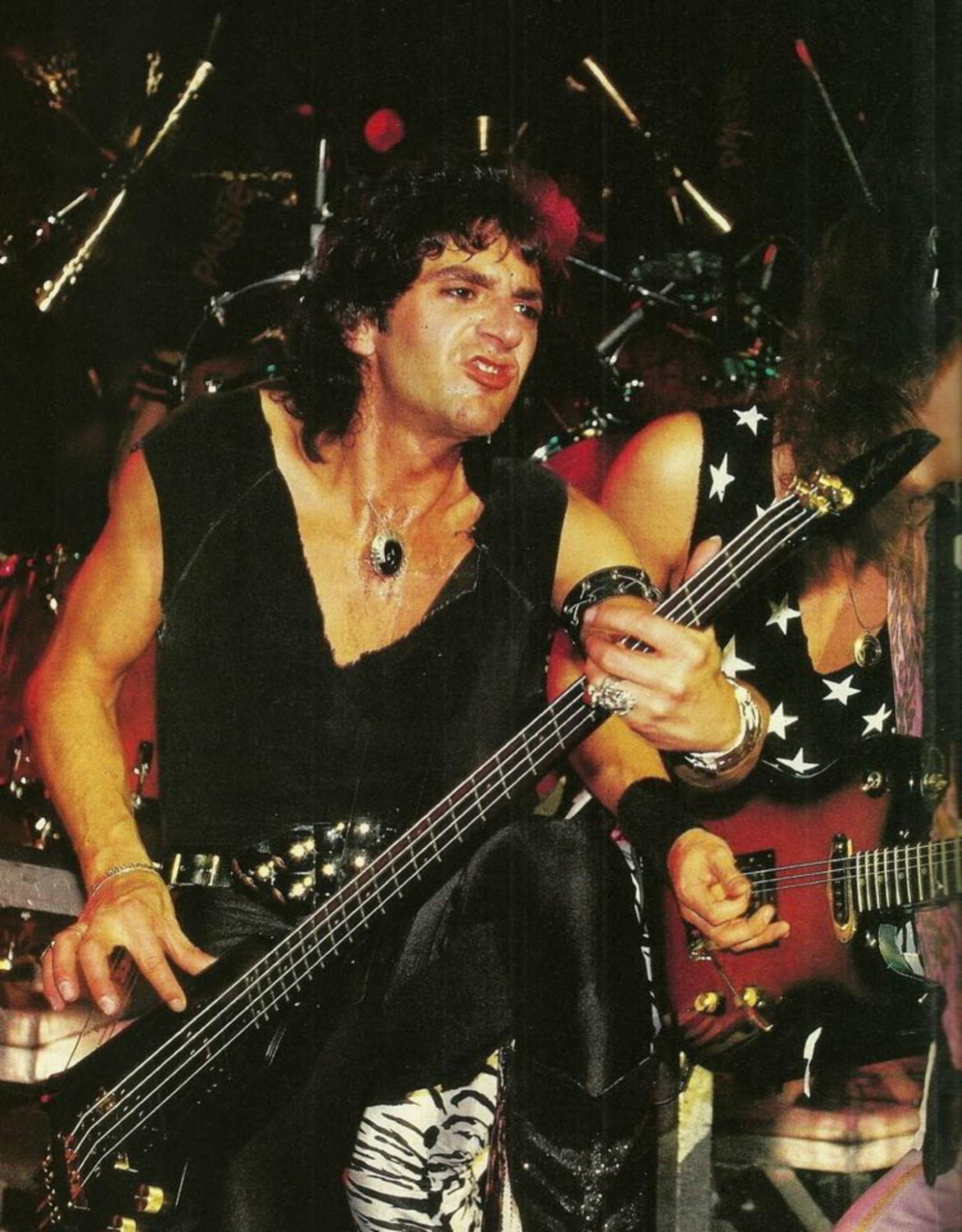 Помер басист і співзасновник культової групи Bon Jovi Алек Джон Сач