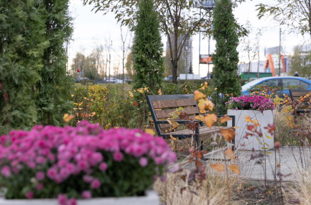 В Киеве обустроили 10 новых минискверов для отдыха: адреса