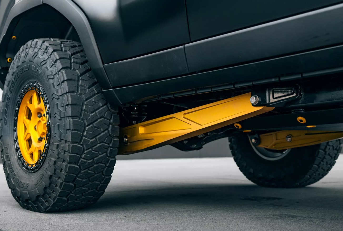 Toyota Land Cruiser підготували для підкорення пустель та боліт: опубліковані офіційні фото