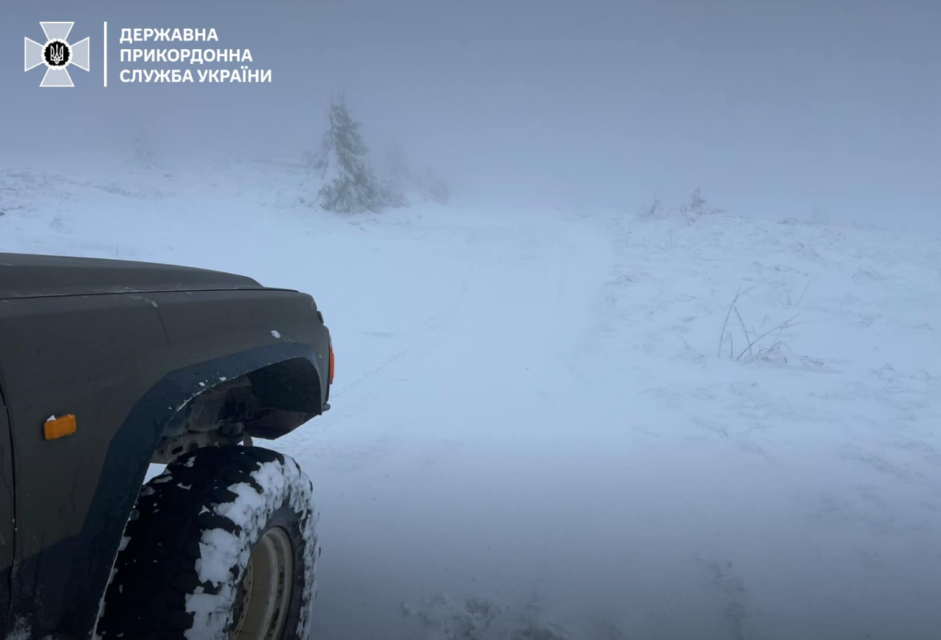 На кордоні з Румунією насипало вже до 60 см снігу: вражаючі фото