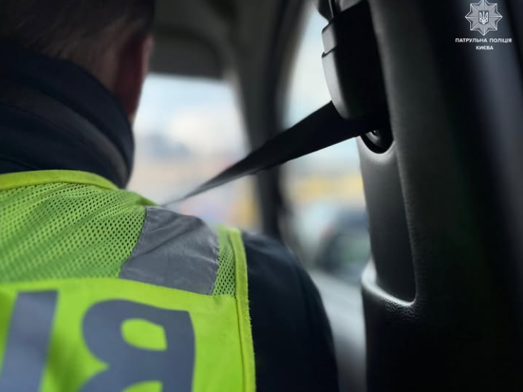 Первое правило в автомобиле. Водителям напомнили, как не получить штраф "на ровном месте"