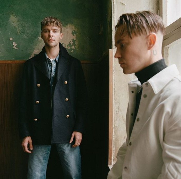 Барских и Пивоваров покорили чувственным клипом и общей песней: "Настоящая магия"