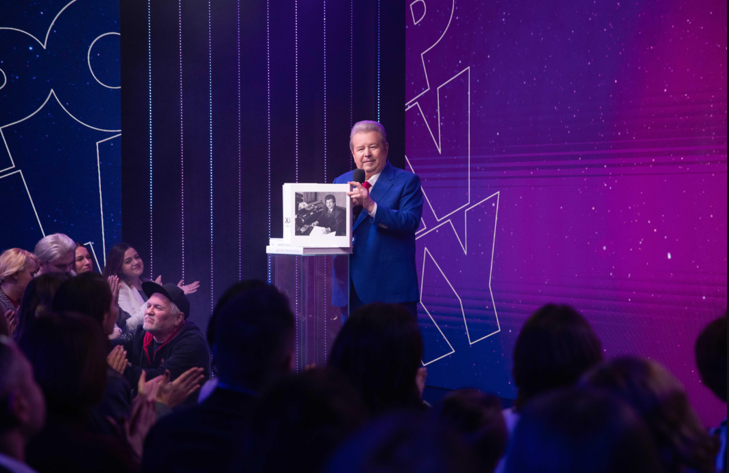 Ректор в фотообъективе: Киевский университет культуры презентовал трехтомник о Михаиле Поплавском