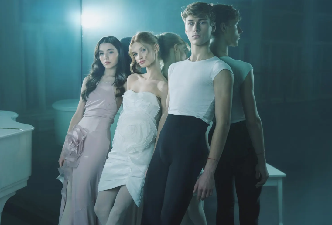 Катерина Кухар знялася у дуже красивій фотосесії зі своїми студентами