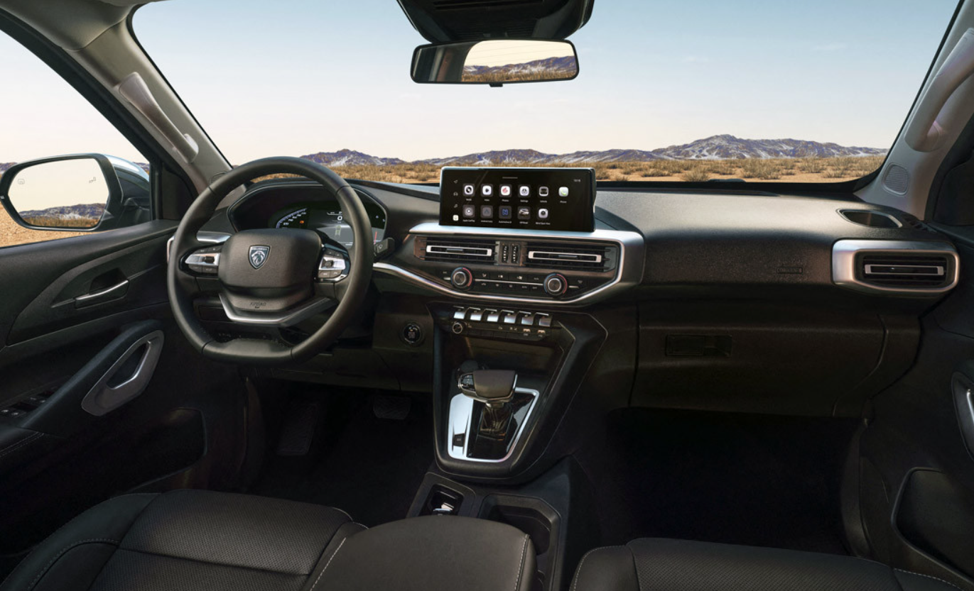 Другой двигатель и "свежая" внешность: пикап Peugeot Landtrek существенно обновился