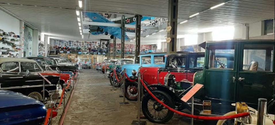 Найбільші автомобільні музеї України: де і як працюють