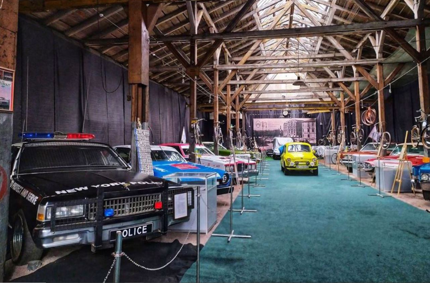 Найбільші автомобільні музеї України: де і як працюють