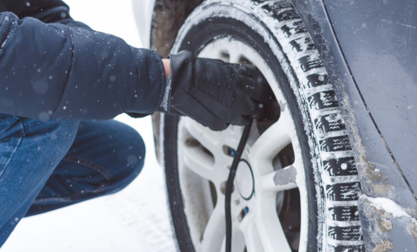 Зима у розпалі: 5 питань про шиповані шини для авто