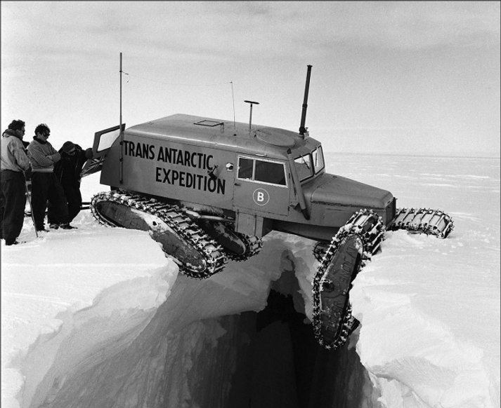 Транспорт в Антарктиді: хто на чому їздив