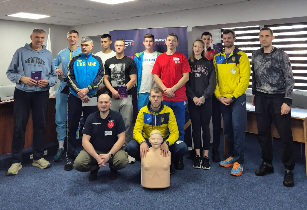 При содействии Favbet Foundation украинские спортсмены проходят обучение по первой помощи от FAST