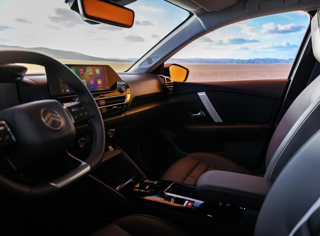 В Украине стартуют продажи нового Citroen C4: названы цены и линейка моторов