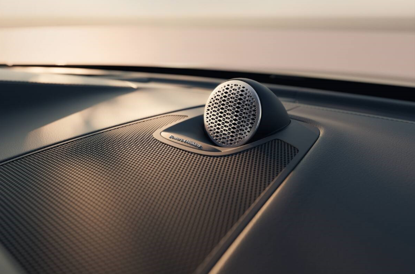 Volvo представила оновлений кросовер XC60