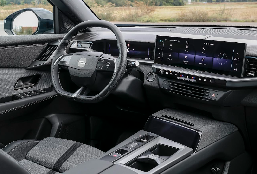 В Украине стартуют продажи нового кроссовера Opel Grandland: названы цены и характеристики