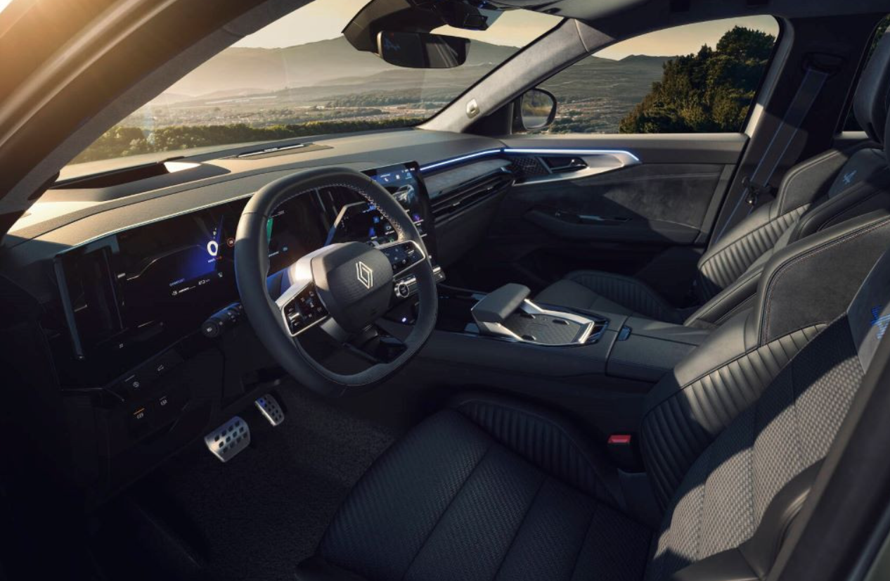 Кроссовер Renault Austral обновили: названы двигатели и новые опции