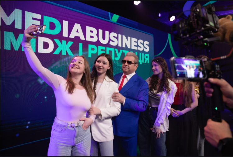 Поплавский презентовал Образовательный медиахаб