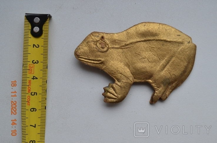 Ви будете здивовані, але така ялинкова іграшка з картону коштує 10 тисяч гривень (фото)