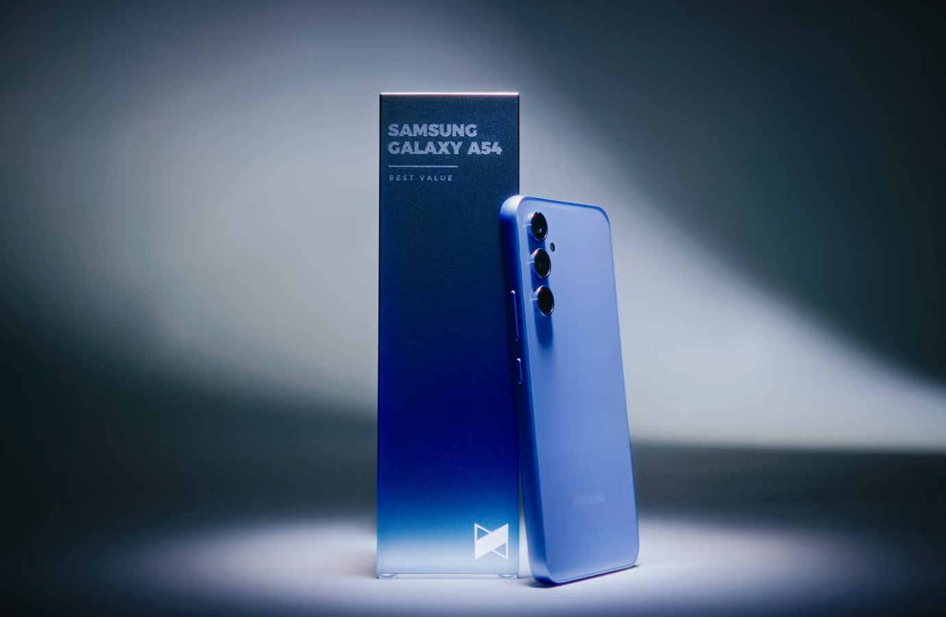 Известный ютубер назвал лучшие смартфоны 2023 года: сколько они стоят в Украине