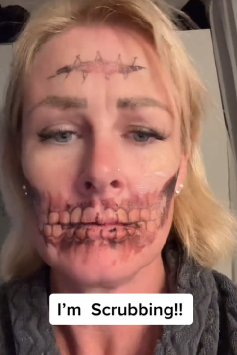 Жінка зробила тимчасове тату на обличчі та не змогла його змити: як вона виглядає