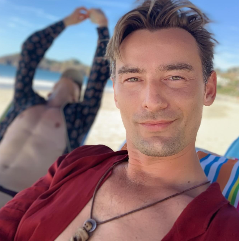 Алан Бадоев выдал серию откровенных кадров: таким его мало кто видел