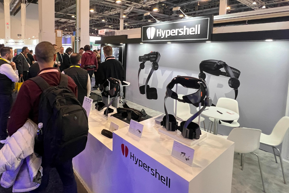 Туристам-екстремалам презентували моделі екзоскелета зі штучним інтелектом: як вони виглядають і що "вміють"