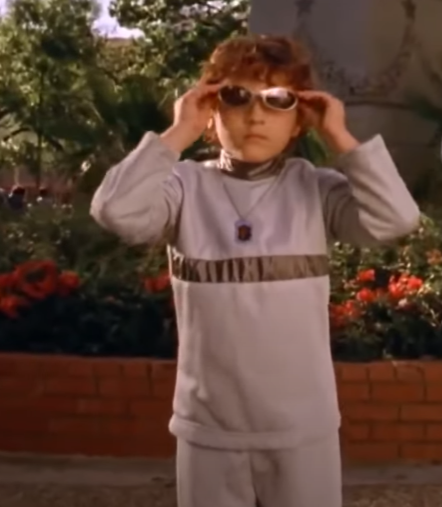 Как изменился рыжеволосый мальчик из фильма "Дети шпионов": вы его не узнаете (фото)