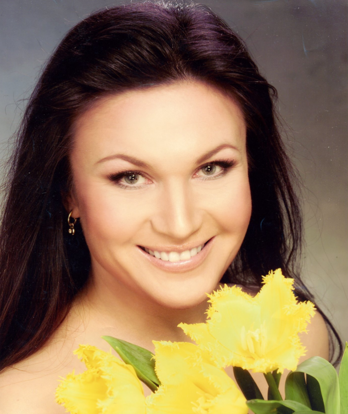 Как живет сегодня звезда эстрады 90-х и жена генерала Надежда Шестак