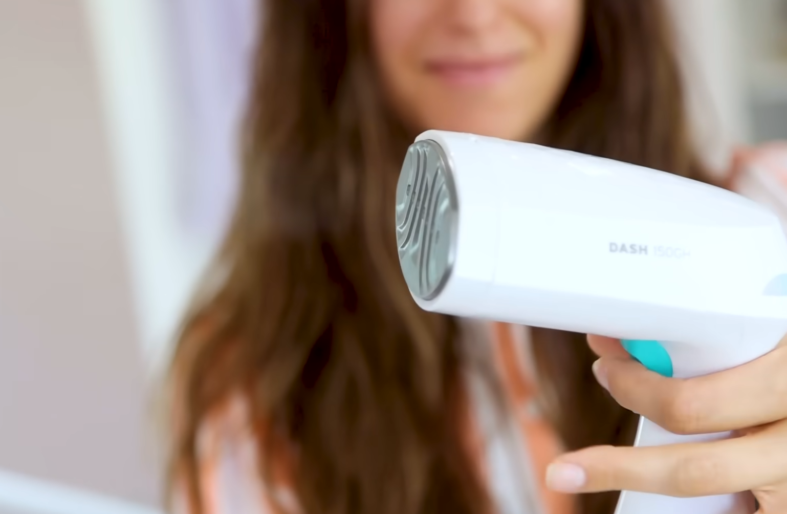 Как правильно пользоваться отпаривателем, чтобы одежда была без складок: лайфхаки