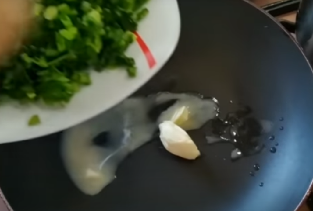 Пиріжки з цибулею і яйцем за рецептом наших бабусь: як готувати смакоту