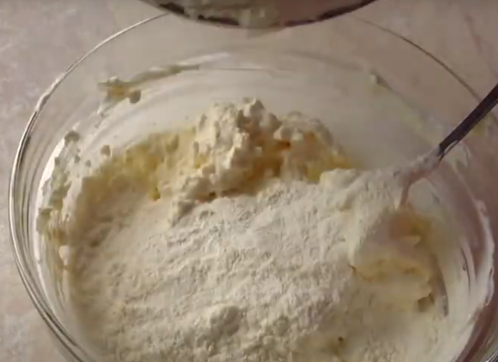 Торт "Наполеон" как в детстве: классический рецепт с заварным кремом