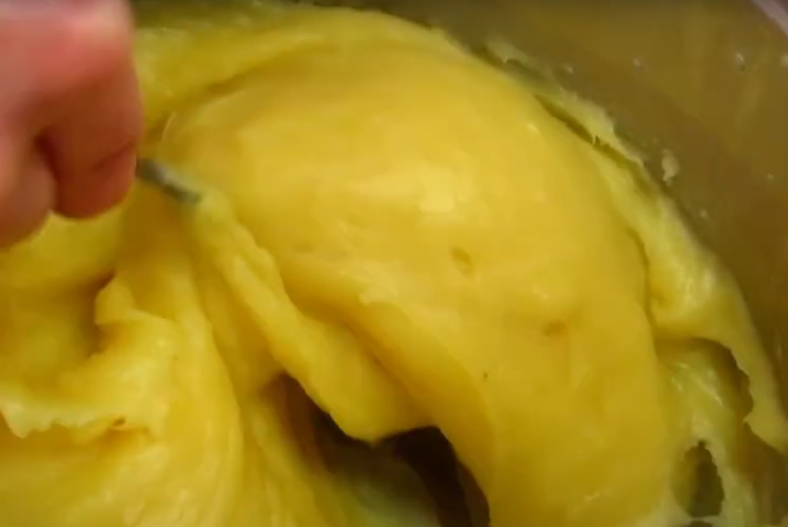 Торт "Наполеон" как в детстве: классический рецепт с заварным кремом