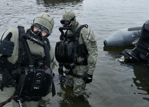 &quot;Елітні війська&quot;: дивіться рідкісні кадри з бойовими водолазами, які нищать ворога в тилу