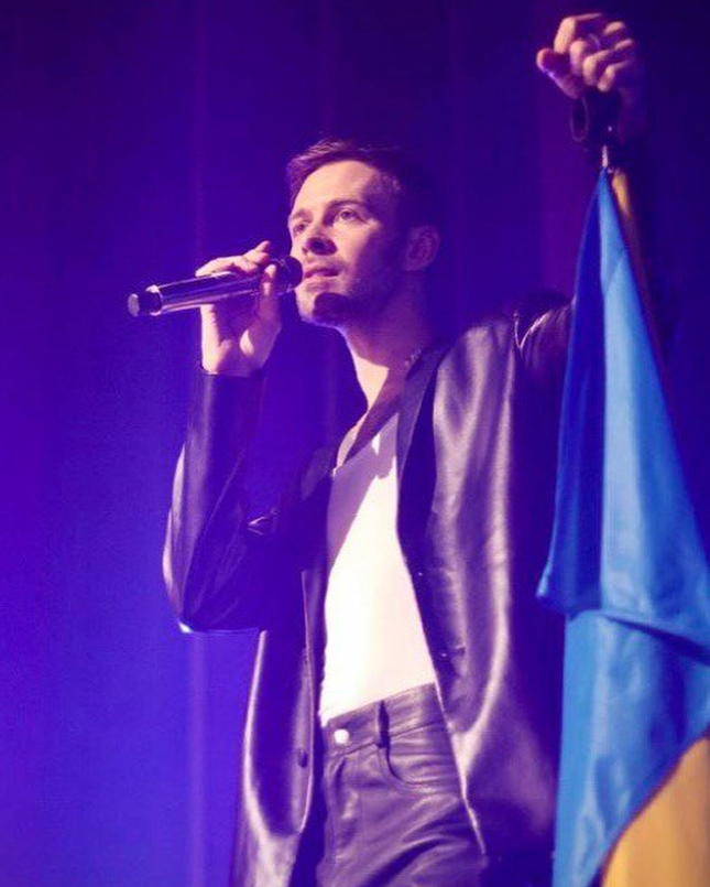 Как Барских выглядел в 2007 году. Смотрите первое выступление артиста на шоу "Караоке на Майдані"