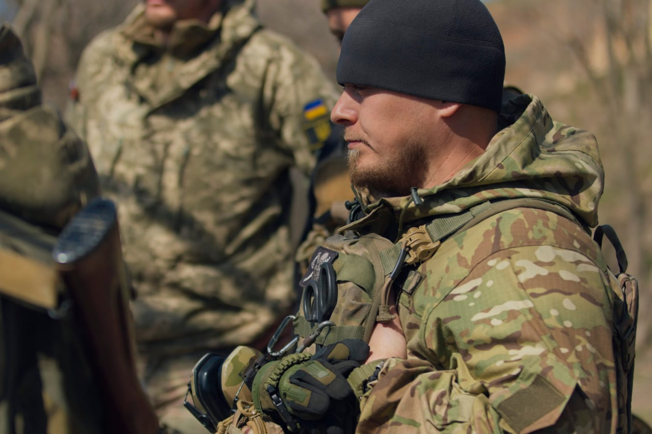 Легенди футболу Селезньов та Мілевський відправилися на Донбас (фото)