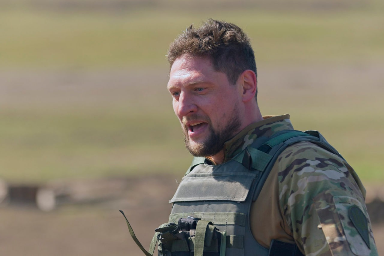 Легенди футболу Селезньов та Мілевський відправилися на Донбас (фото)