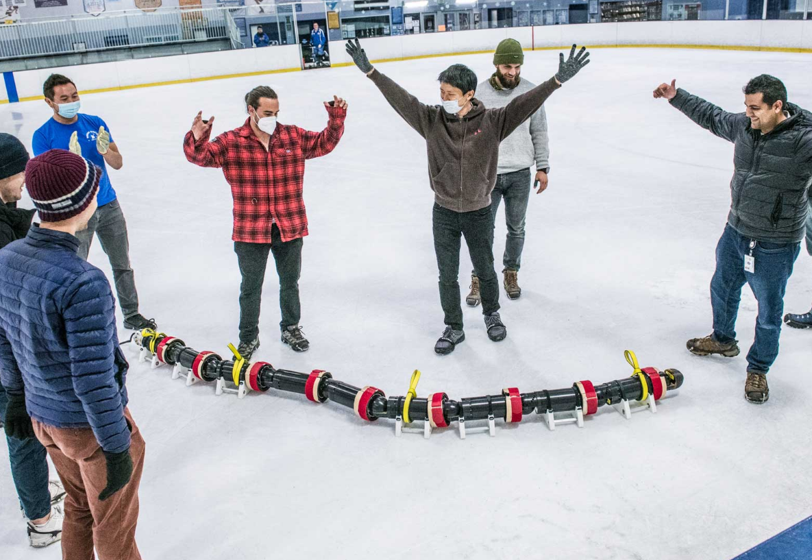 В NASA показали невероятного робота-змея, который будет искать жизнь в ледяных океанах спутника Сатурна